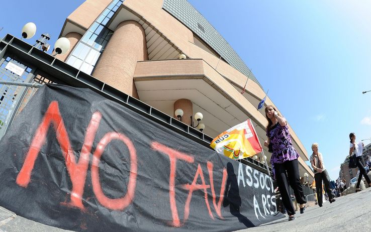 Processo No-Tav: attivisti insultano giudici, sospesa udienza