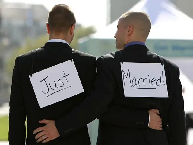 Il Tribunale di Grosseto ordina di riconoscere unione civile gay