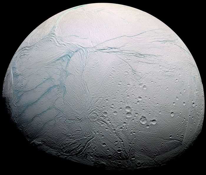 Il mare sotto il ghiaccio di Encelado