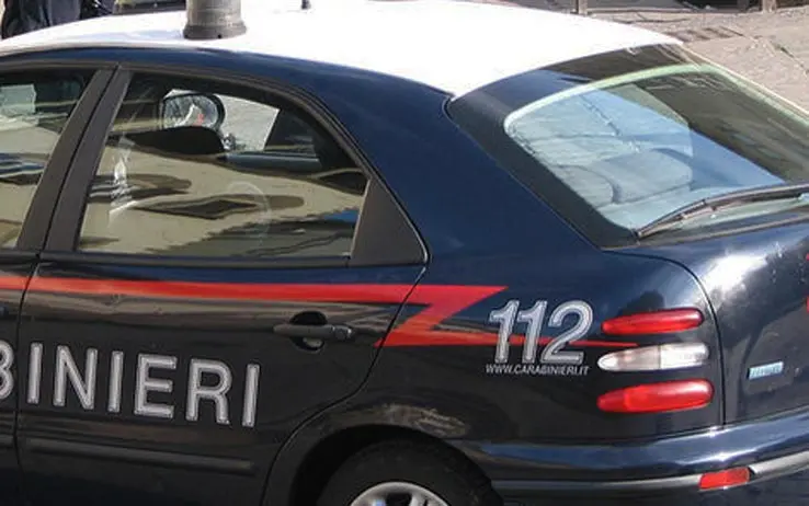 Lascia il figlio di 4 anni a casa da solo per andare al lavoro, donna trevigiana denunciata