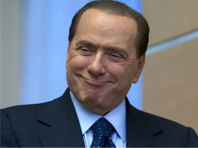 Berlusconi dimesso dal San Raffaele: "Pago un passato da centometrista"