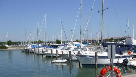 Sacile: un posto per la barca in cambio del riconoscimento della laurea