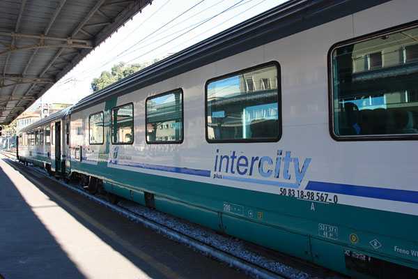 Trenitalia, da giugno soppressi gli Intercity