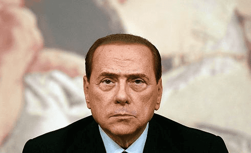 Silvio Berlusconi, notte in ospedale per problemi al ginocchio