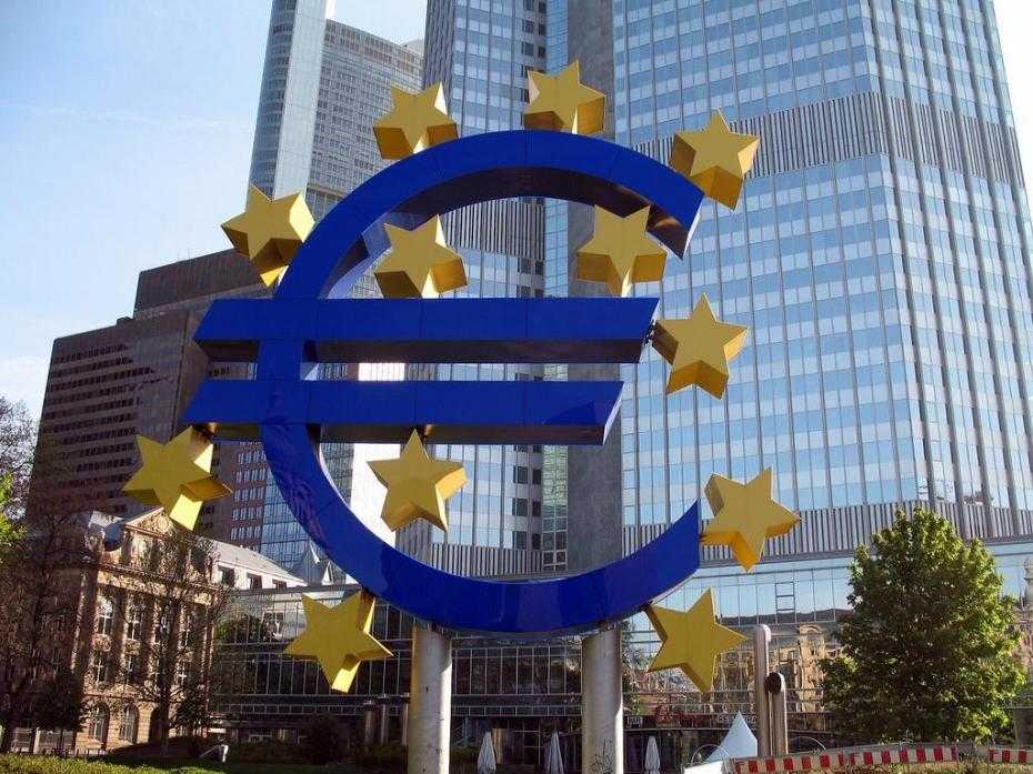 Bce: tassi fermi e pronti a "strumenti non convenzionali"