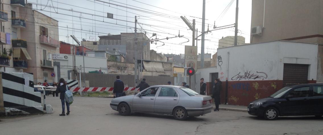 Barletta: sedicenne travolto da un treno in corsa
