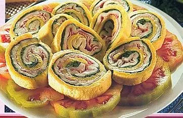 Rotolo di frittata farcito