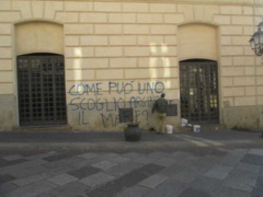 "Cara Catanzaro" dice basta agli atti vandalici nei confronti della città