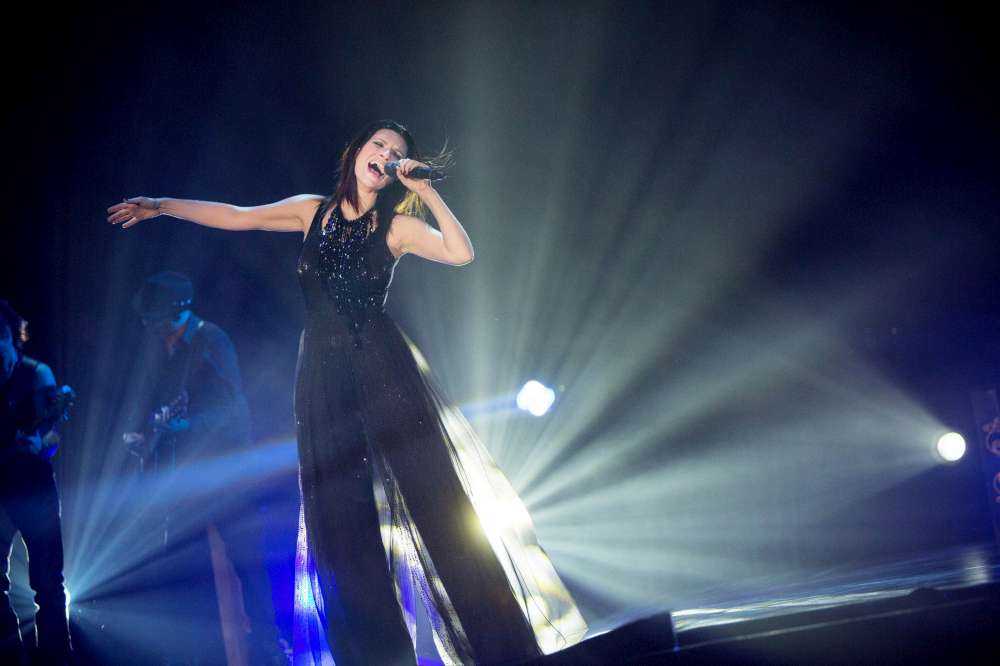 Laura Pausini, questa sera concerto al Madison Square Garden di New York con Antonacci e Miguel Bosè