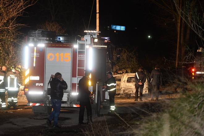 Uomo carbonizzato a Casandrino: gli inquirenti indagano