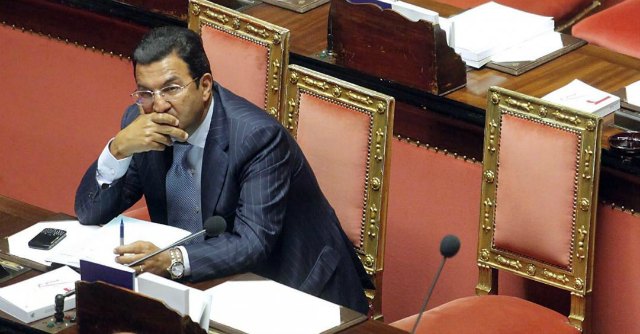 Governo: Antonio Gentile si dimette da sottosegretario. Alfano: "Per noi viene prima l'Italia"