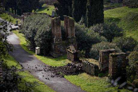 Crolli negli Scavi di Pompei. Ministro Beni culturali Franceschini convoca riunione per domani
