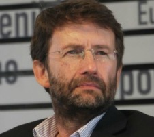 Franceschini a L'Aquila: "riconsegnare la città agli aquilani"