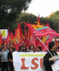 Impiegati Lsu, proteste contro i nuovi contratti