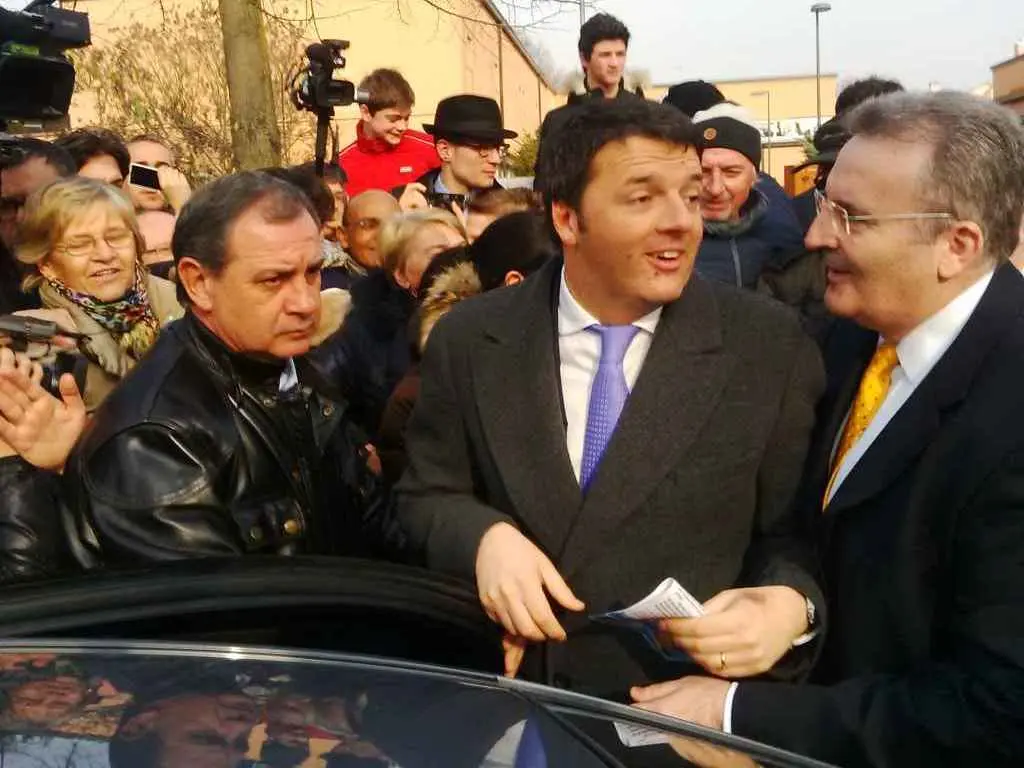 La "prima" di Renzi è in una scuola di Treviso:  «Investire sulla scuola per uscire dalla crisi»
