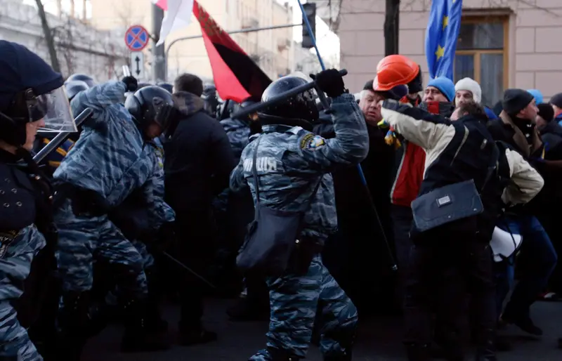 Ucraina: 9 morti negli scontri tra manifestanti e forze dell'ordine