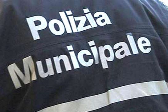 Modena: sorpreso a rubare, si da alla fuga nei campi