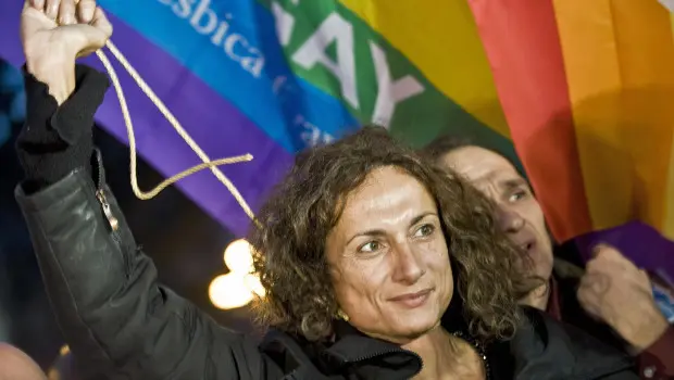 Sochi 2014 - Arrestata Vladimir Luxuria mentre protestava con una bandiera gay