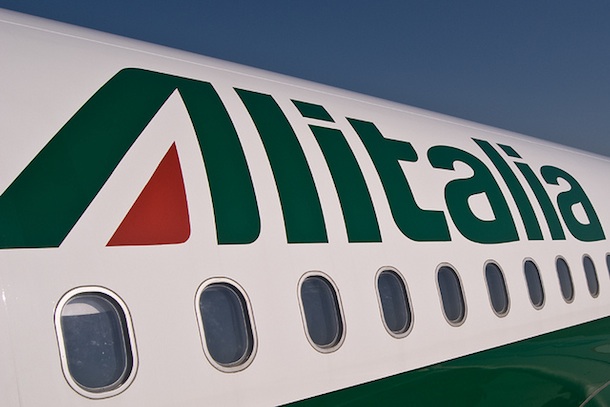 Alitalia, accordo con i sindacati su 1.900 lavoratori: niente licenziamenti