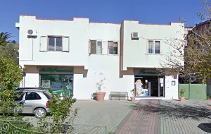 Sellia Marina (CZ), armato di coltello rapina la farmacia in pieno centro
