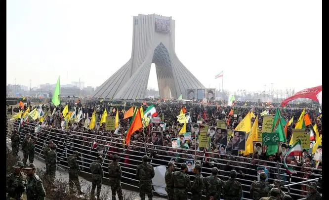 Iran, in migliaia in piazza per il 35° anniversario della rivoluzione
