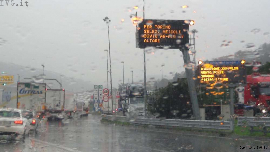 Piemonte: pioggia e neve causano disagi sulla Torino-Savona