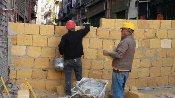 Palermo, mobilitazione per salvare la Vucciria. E il comune mura Piazza Garraffello