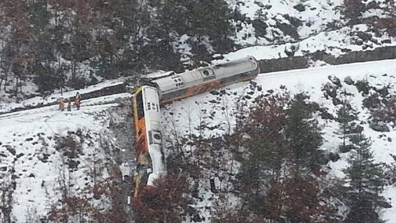 Francia, deraglia treno turistico sulle Alpi: due morti