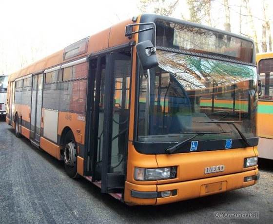 Autista di autobus picchiato a sangue. Denunciati quattro minorenni