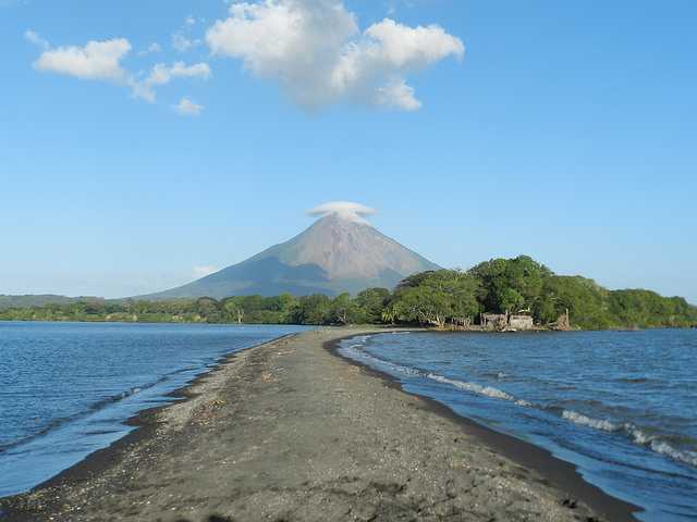 Due vulcani e un'isola in un lago. L'incanto di Ometepe