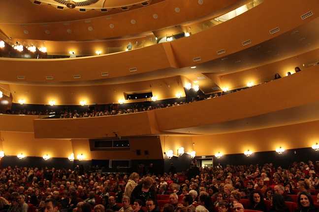 Cagliari, successo straordinario per Massimo Ranieri al Teatro Lirico