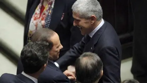 Sicilia, Casini ed il riavvicinamento a Berlusconi: tensioni tra Pd e Udc