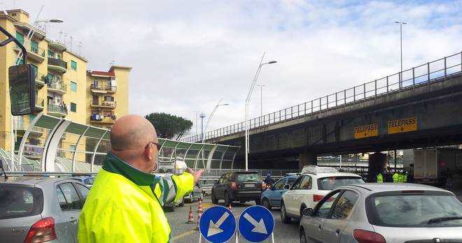 Grave incidente sulla tangenziale di Napoli: muore sessantenne