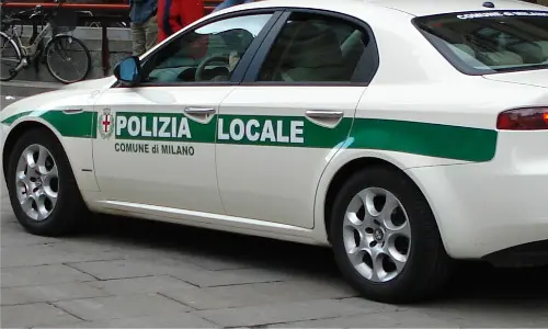 Milano, 13enne investita mentre attraversa sulle strisce. Arrestato il conducente