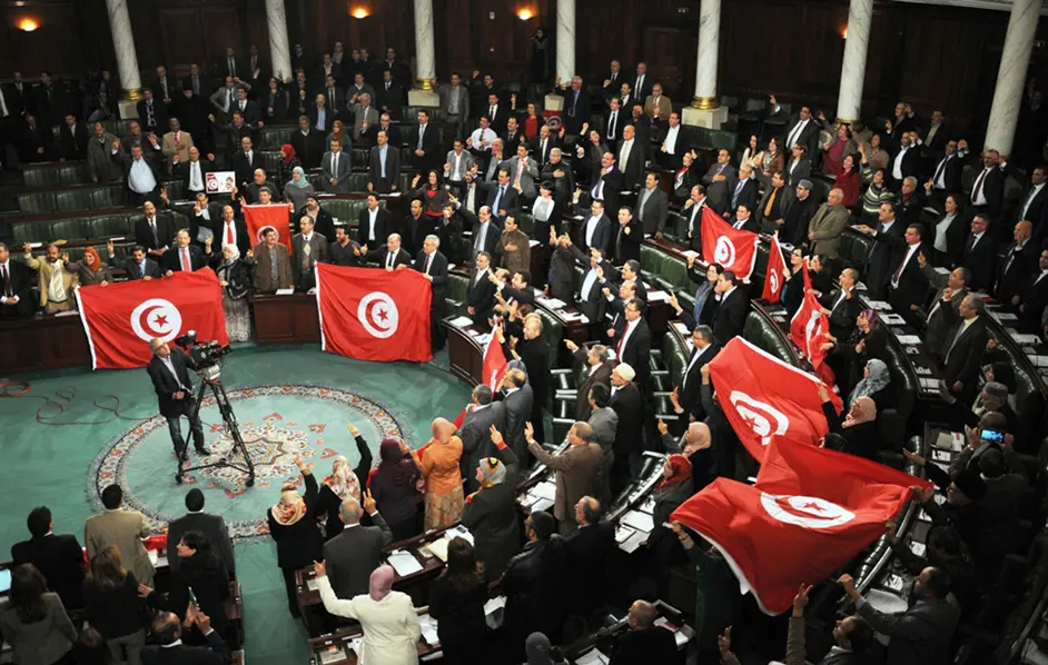Tunisia, approvata la nuova Costituzione