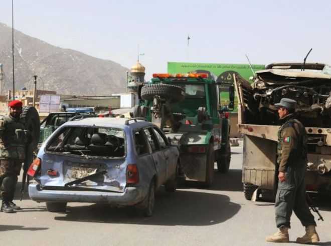 Afghanistan: attentato kamikaze a Kabul, morti tre funzionari del Ministero della Difesa
