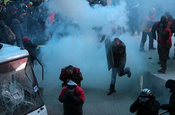 Kiev: continuano gli scontri e le violenze