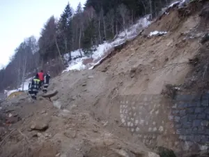 Strada provinciale per Luttago chiusa dopo la frana