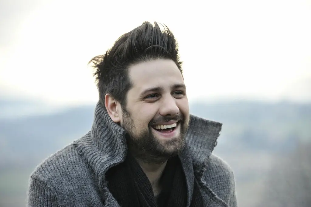 A fine marzo esce "La Rivoluzione", nuovo disco di inediti del cantautore piacentino Daniele Ronda