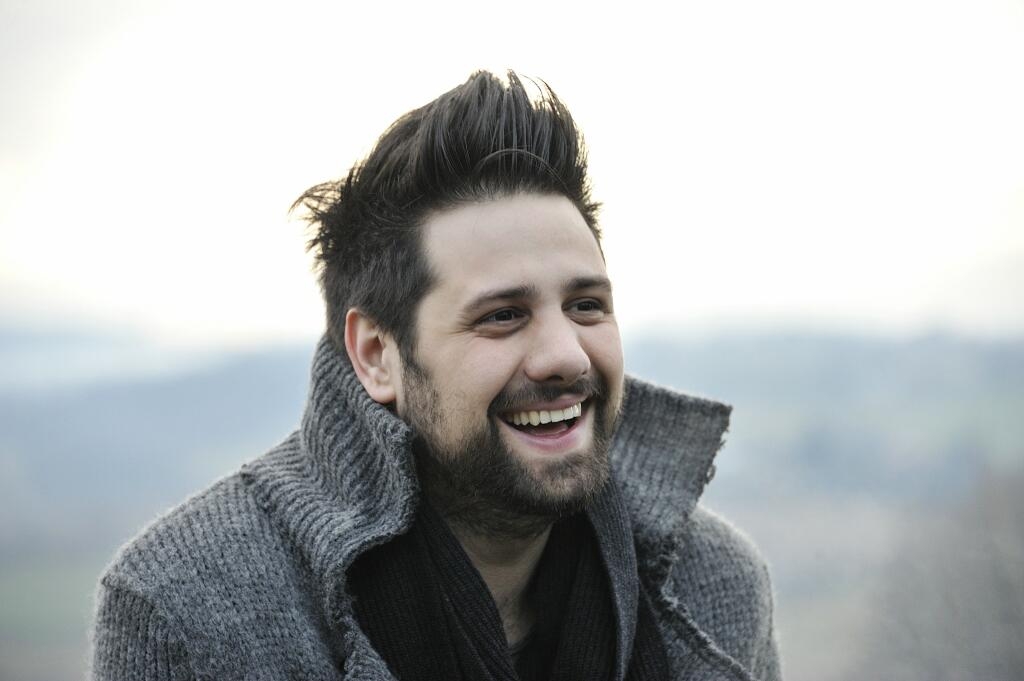 A fine marzo esce "La Rivoluzione", nuovo disco di inediti del cantautore piacentino Daniele Ronda