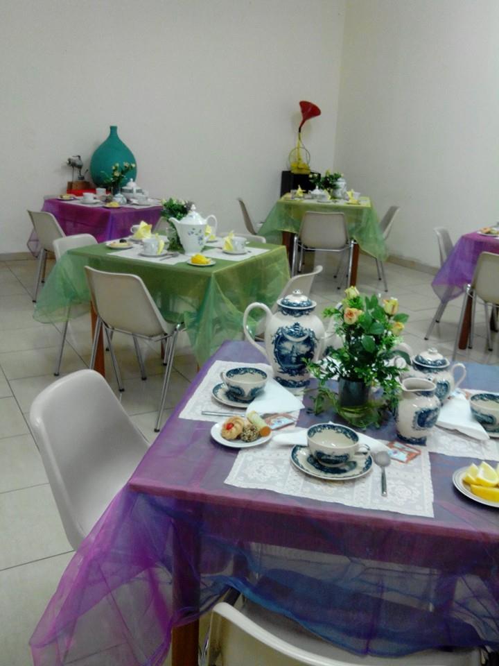 Isegoria con il Tè incontra la poesia