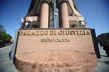Torino: 29enne intestatario di 267 vetture. Il Tribunale ordina il sequestro