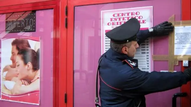 Centro massaggi a luci rosse: scoperto un giro di prostituzione a Jesolo