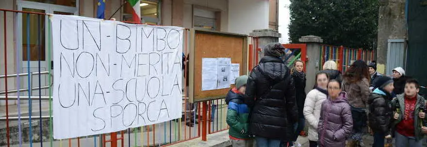 Scuole sporche: Manutencoop, società che gestisce pulizia scuole venete, risponde agli attacchi