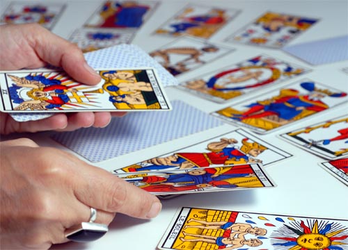 Maghi e Cartomanti, un "mercato" che non conosce crisi: +18,5%