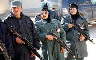 Kabul, la prima donna a capo di un distretto di polizia