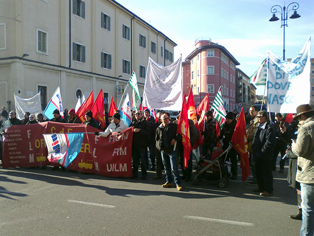 Verona, Officine Ferroviarie: 60 giorni per salvare l'azienda, proposte al vaglio