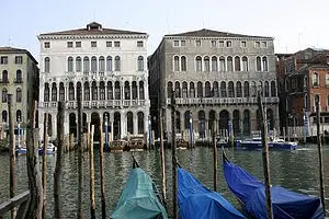 Ca' Farsetti in attesa del "Salva Venezia". Probabili tagli agli stipendi dei dipendenti comunali