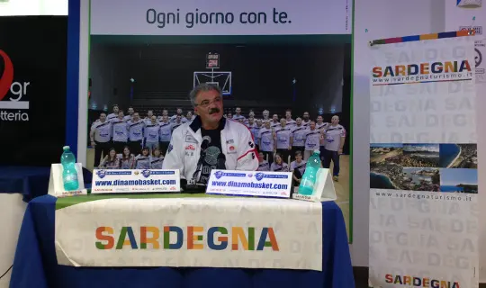 Basket, la Dinamo è pronta per la sfida contro la capolista Brindisi