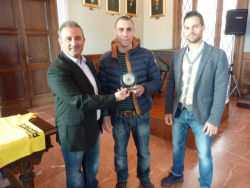 L'assessore Mungo ha ricevuto il campione italiano di Kick Boxe Antonio Gualtieri